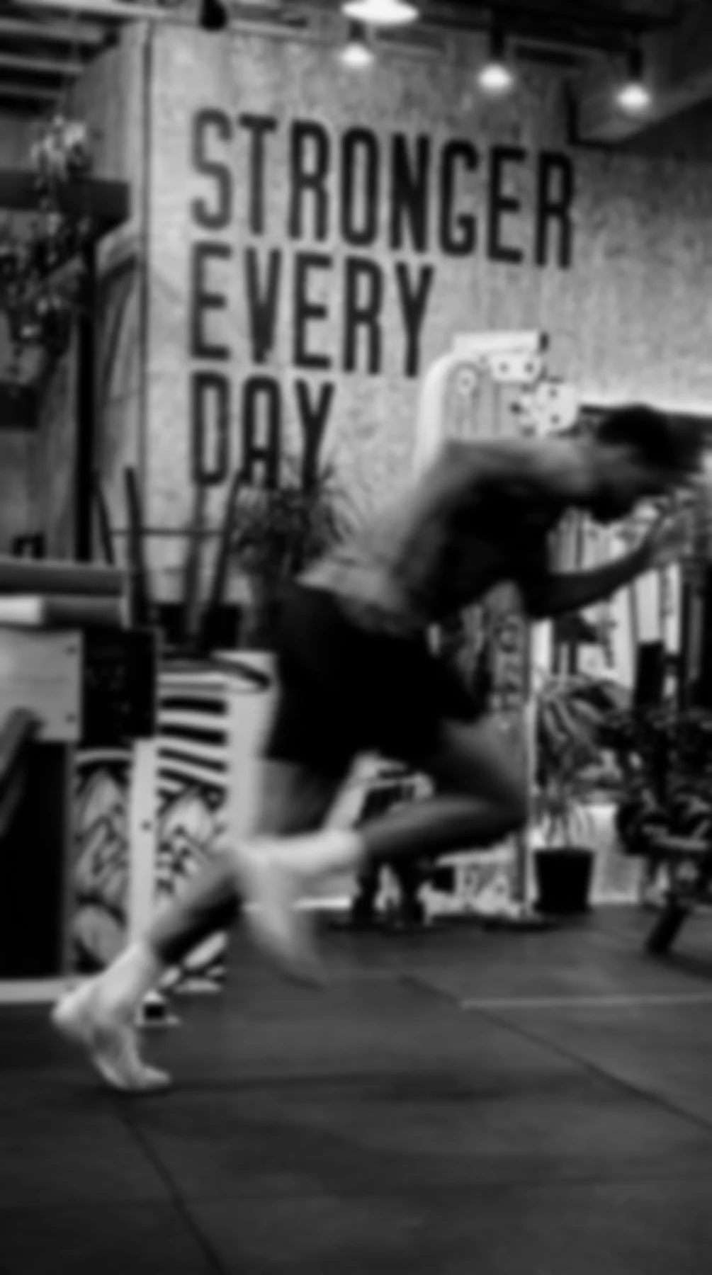 A member training at Leaner Fitness